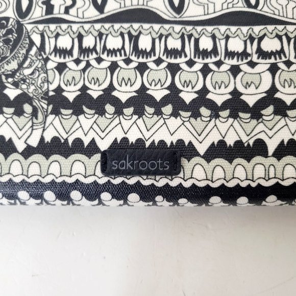 Sakroots Graphic Design Wristlet - Picture 4 of 5